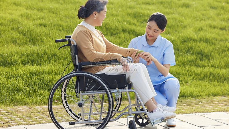养老加盟品牌选择：揭秘靠谱品牌的四大关键