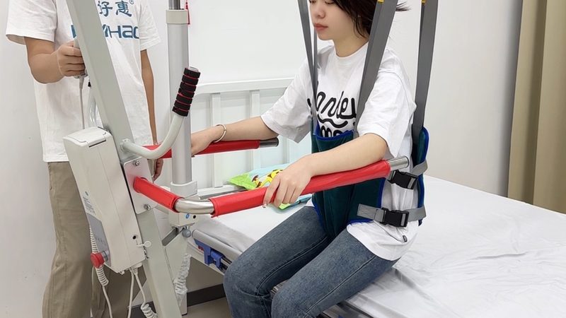 在面试过程中，要突出自己的个人优势，以下是一些建议：