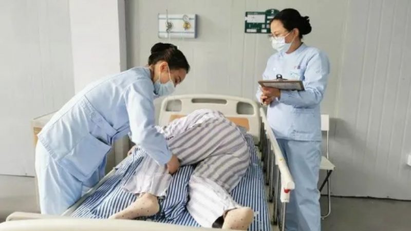 选择智慧养老平台开发公司时，首先要考察其资质。一家有实力的公司通常具备以下条件：